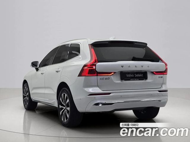 Volvo XC60 2024 — фото 3