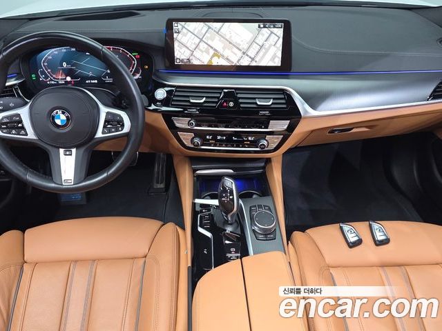 BMW 5 Series 2023 — фото 10