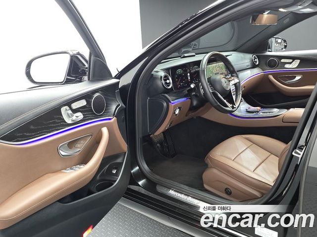 Mercedes-Benz E-Class 2023 — фото 10