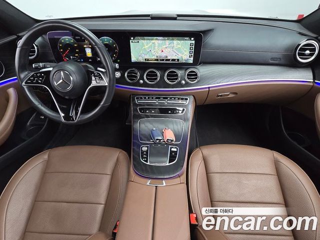 Mercedes-Benz E-Class 2023 — фото 7