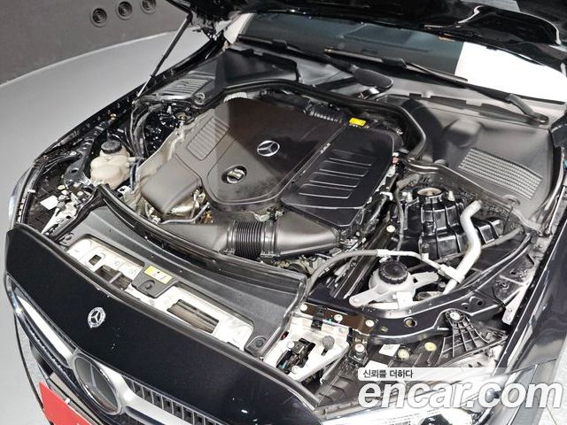 Mercedes-Benz C-Class 2023 — фото 6