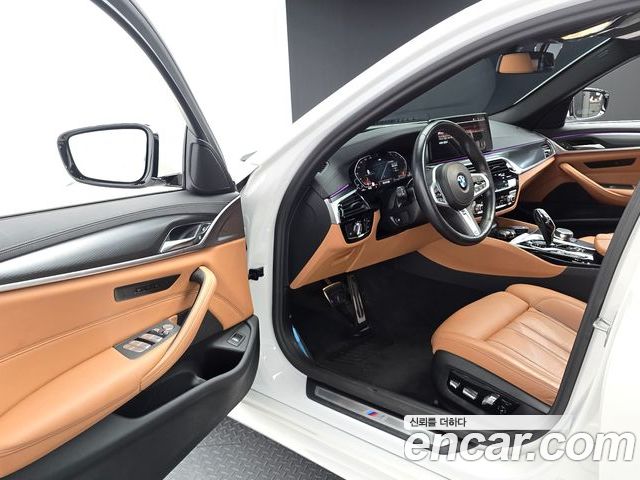 BMW 5 Series 2023 — фото 10