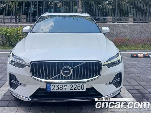 Volvo XC60 2023 — фото 3