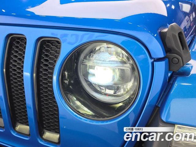 Jeep Wrangler 2021 — фото 8