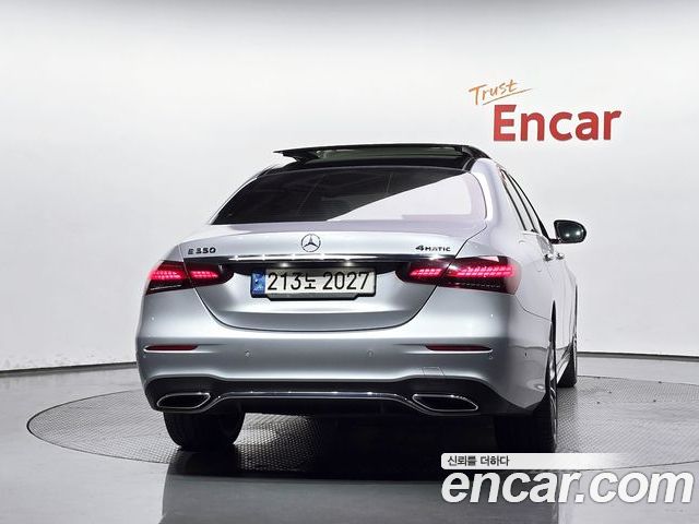 Mercedes-Benz E-Class 2022 — фото 4