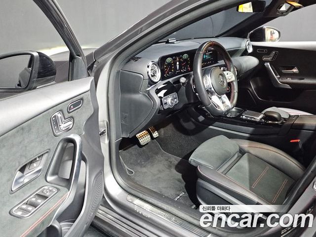 Mercedes-Benz A-Class 2023 — фото 10