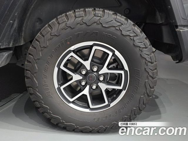 Jeep Wrangler 2025 — фото 7