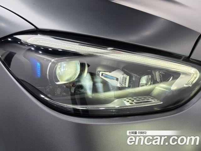 Mercedes-Benz C-Class 2023 — фото 8