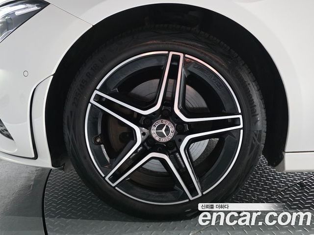 Mercedes-Benz CLA 2023 — фото 5