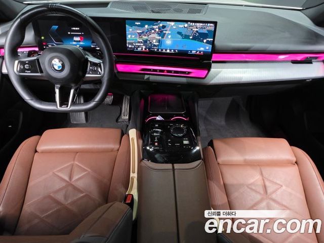 BMW 5 Series 2025 — фото 10