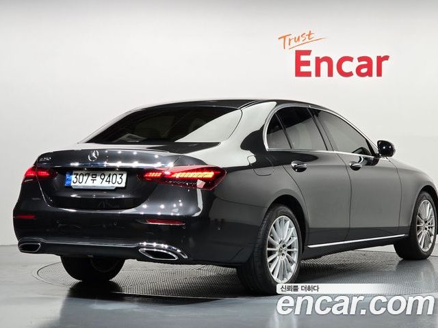 Mercedes-Benz E-Class 2022 — фото 2