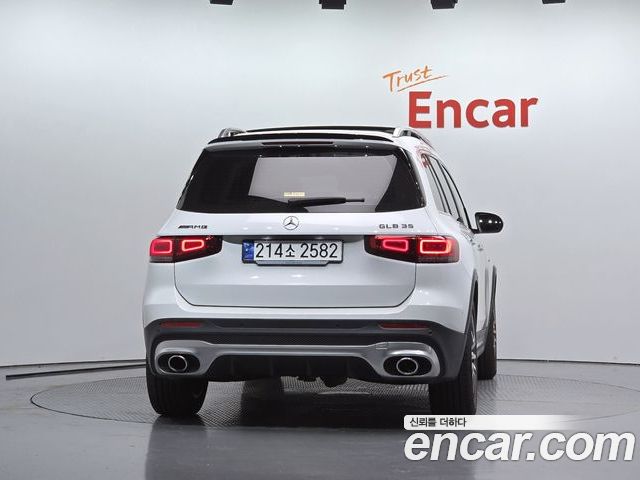 Mercedes-Benz GLB 2023 — фото 4
