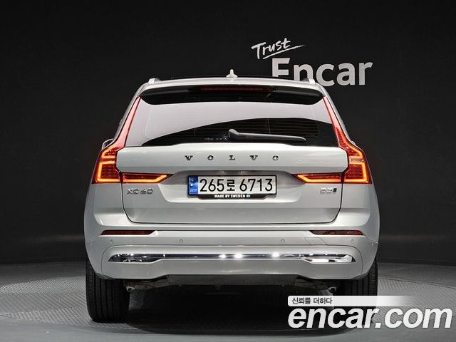 Volvo XC60 2022 — фото 4