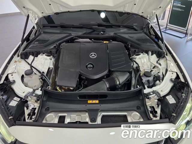 Mercedes-Benz E-Class 2025 — фото 6