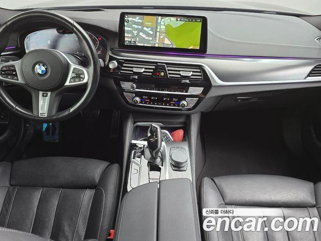 BMW 5 Series 2023 — фото 10