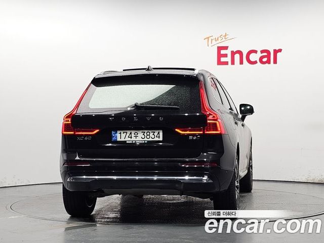 Volvo XC60 2023 — фото 4