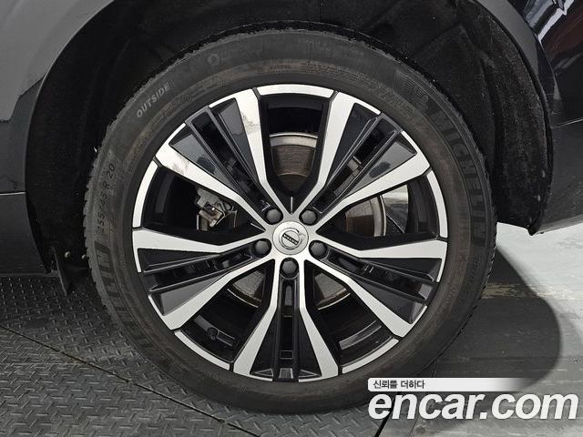 Volvo XC60 2023 — фото 7
