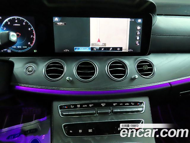 Mercedes-Benz E-Class 2022 — фото 10