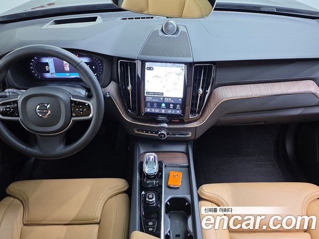 Volvo XC60 2023 — фото 10