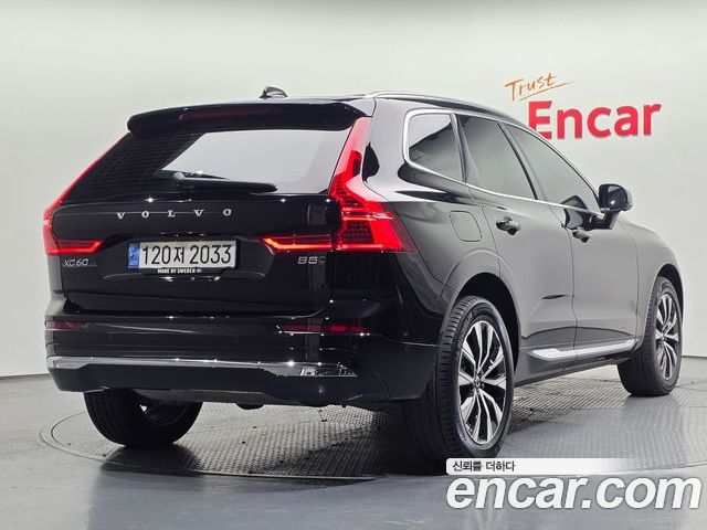 Volvo XC60 2023 — фото 2