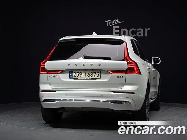 Volvo XC60 2022 — фото 4