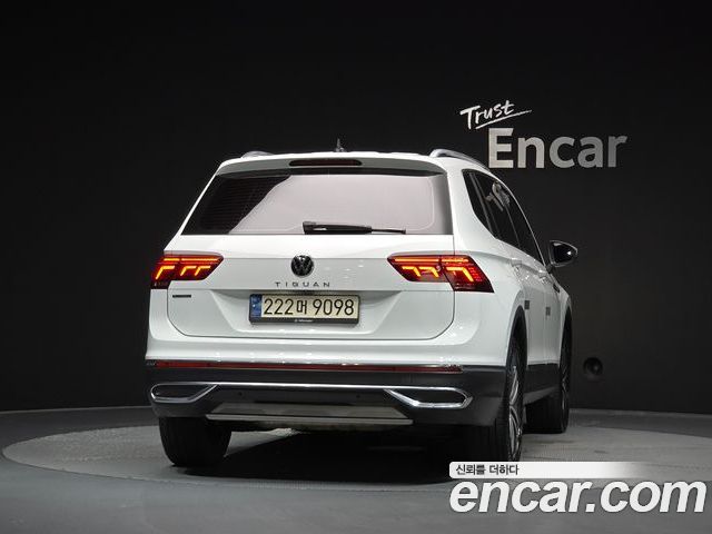 Volkswagen Tiguan 2023 — фото 4