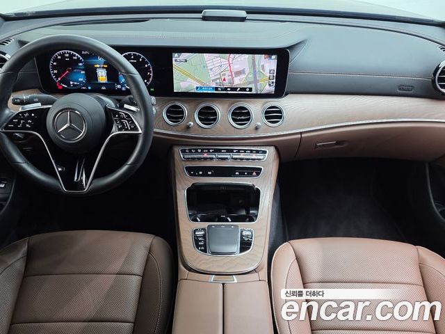 Mercedes-Benz E-Class 2022 — фото 10