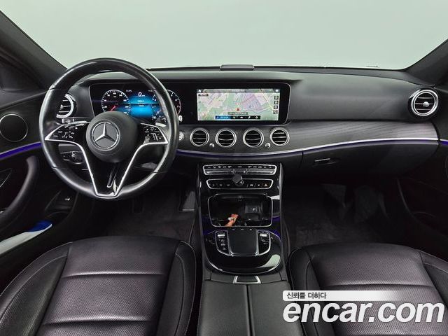Mercedes-Benz E-Class 2022 — фото 10