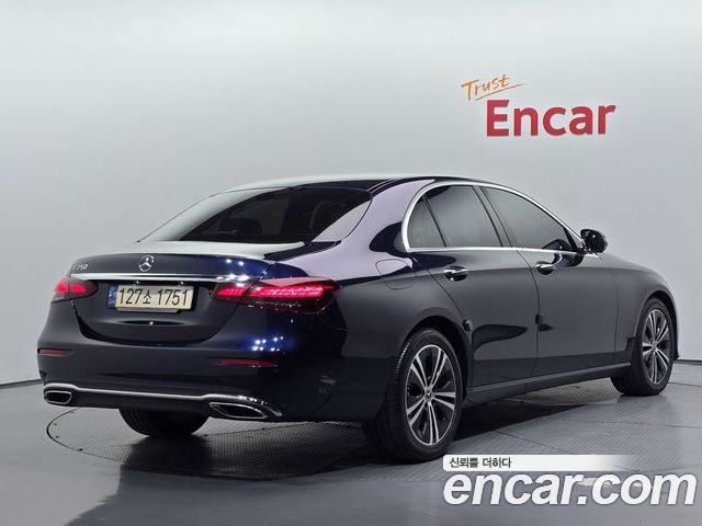 Mercedes-Benz E-Class 2022 — фото 2
