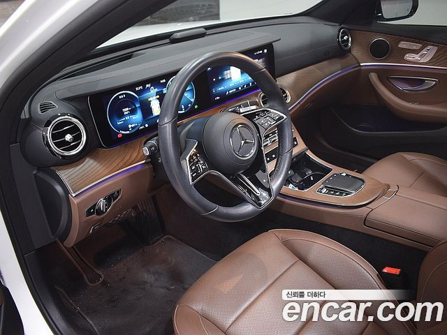 Mercedes-Benz E-Class 2022 — фото 4