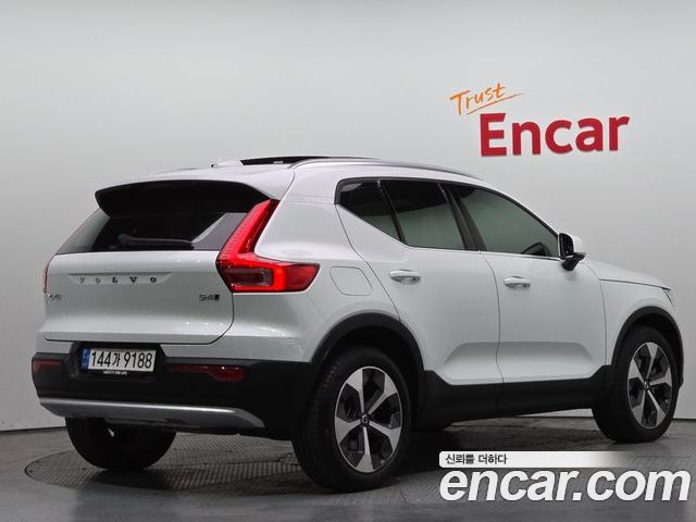 Volvo XC40 2023 — фото 2