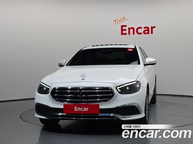 Mercedes-Benz E-Class 2023 — фото 3