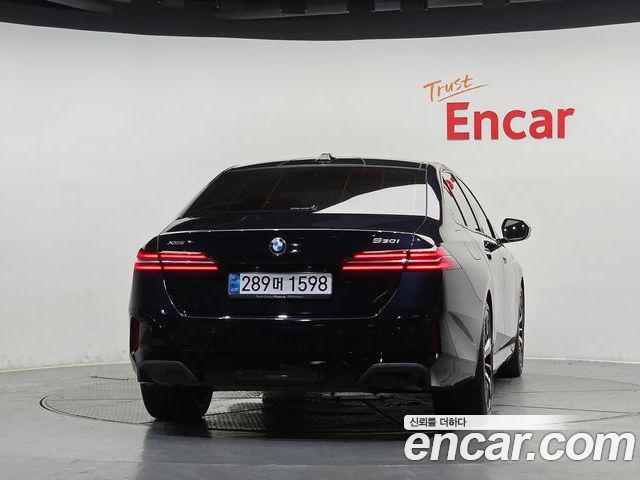 BMW 5 Series 2024 — фото 4