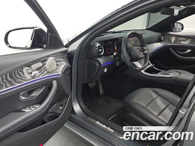 Mercedes-Benz E-Class 2023 — фото 10