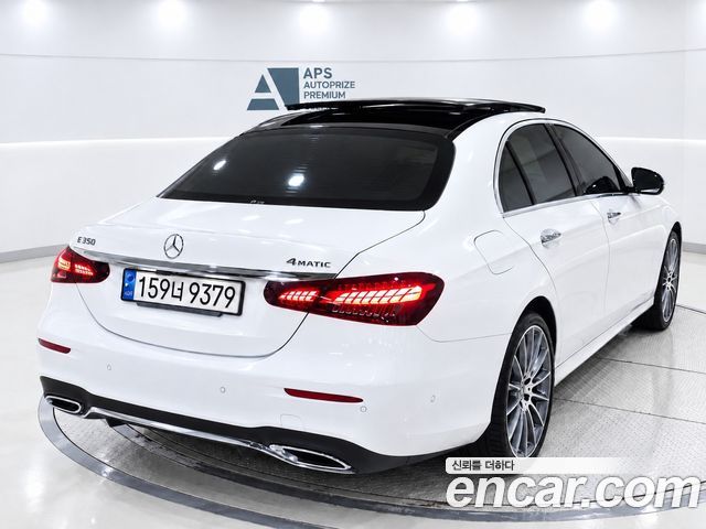 Mercedes-Benz E-Class 2022 — фото 3