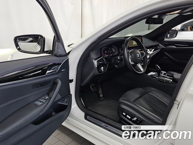 BMW 5 Series 2022 — фото 10