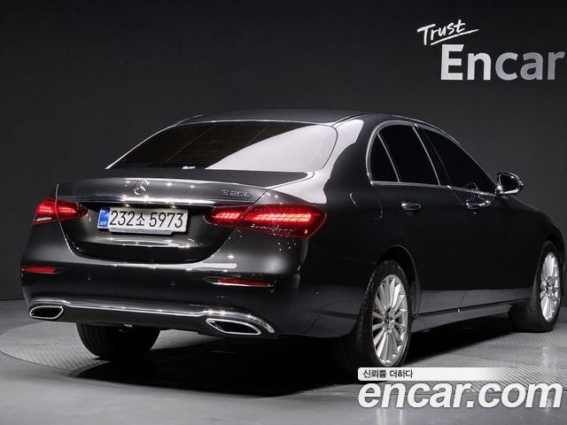 Mercedes-Benz E-Class 2022 — фото 2