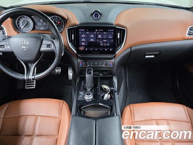 Maserati Ghibli 2021 — фото 10