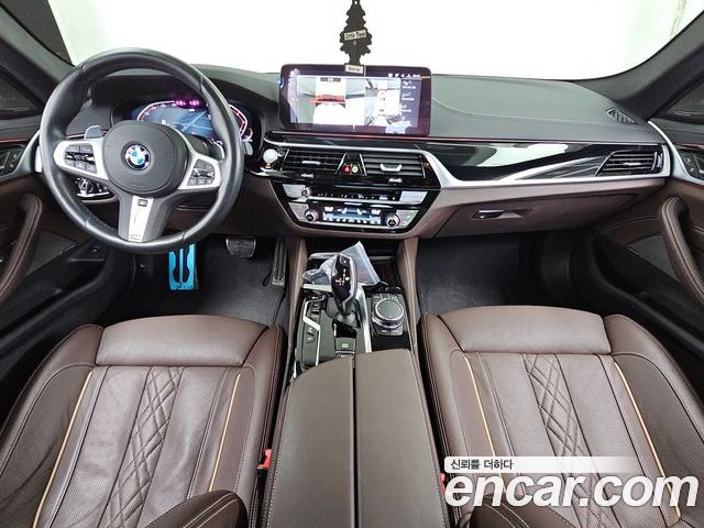 BMW 5 Series 2023 — фото 10