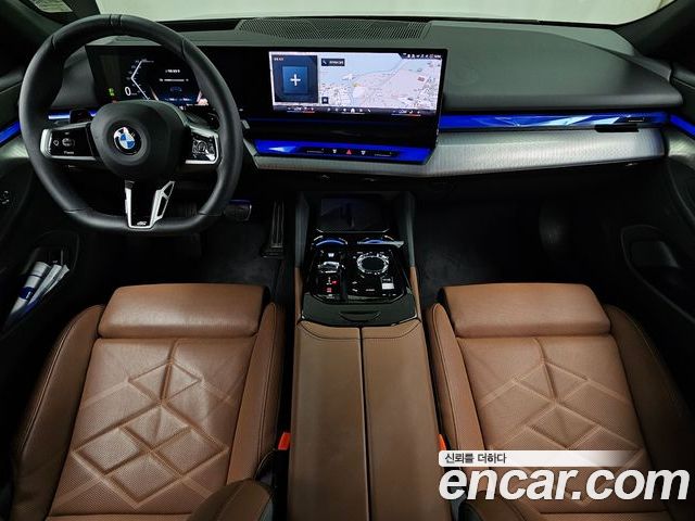 BMW 5 Series 2025 — фото 10