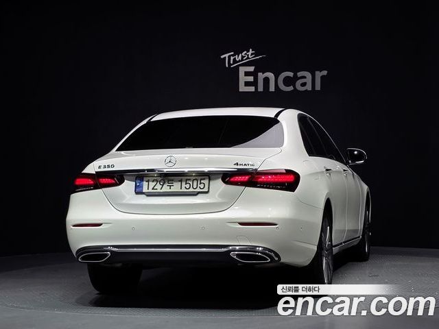 Mercedes-Benz E-Class 2023 — фото 4