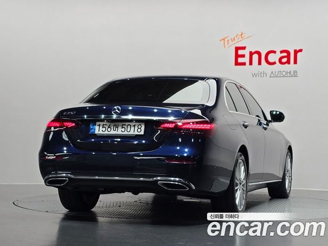 Mercedes-Benz E-Class 2022 — фото 4