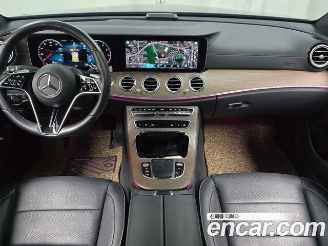 Mercedes-Benz E-Class 2022 — фото 7