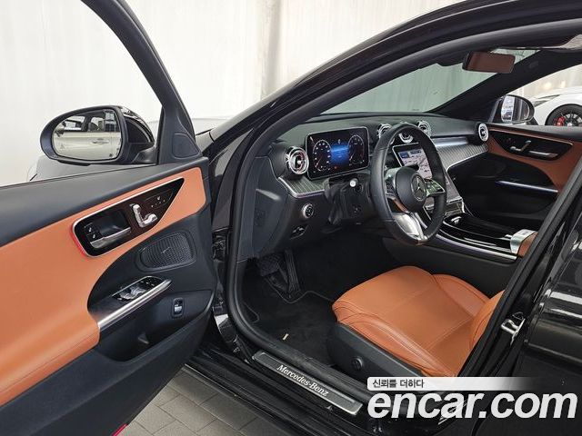 Mercedes-Benz C-Class 2023 — фото 10
