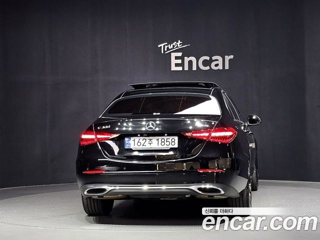 Mercedes-Benz C-Class 2023 — фото 4