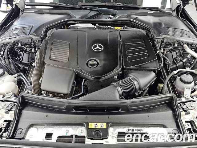Mercedes-Benz C-Class 2023 — фото 6