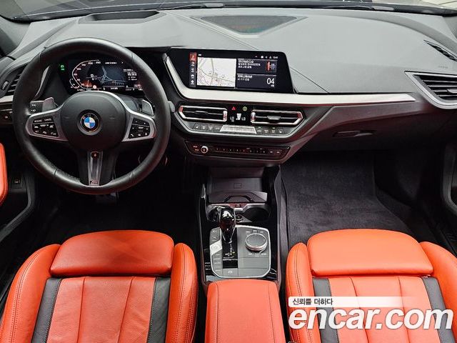 BMW 1 Series 2024 — фото 10