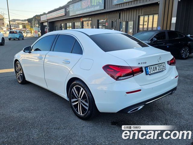 Mercedes-Benz A-Class 2023 — фото 4