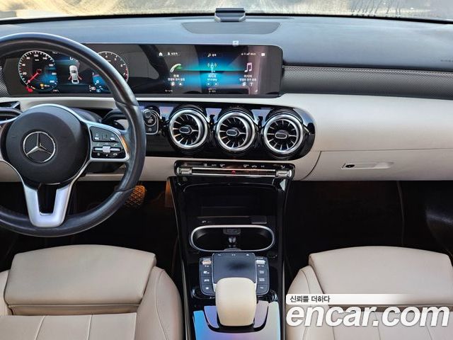 Mercedes-Benz A-Class 2023 — фото 9