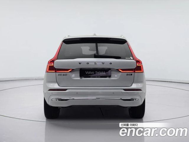Volvo XC60 2024 — фото 5